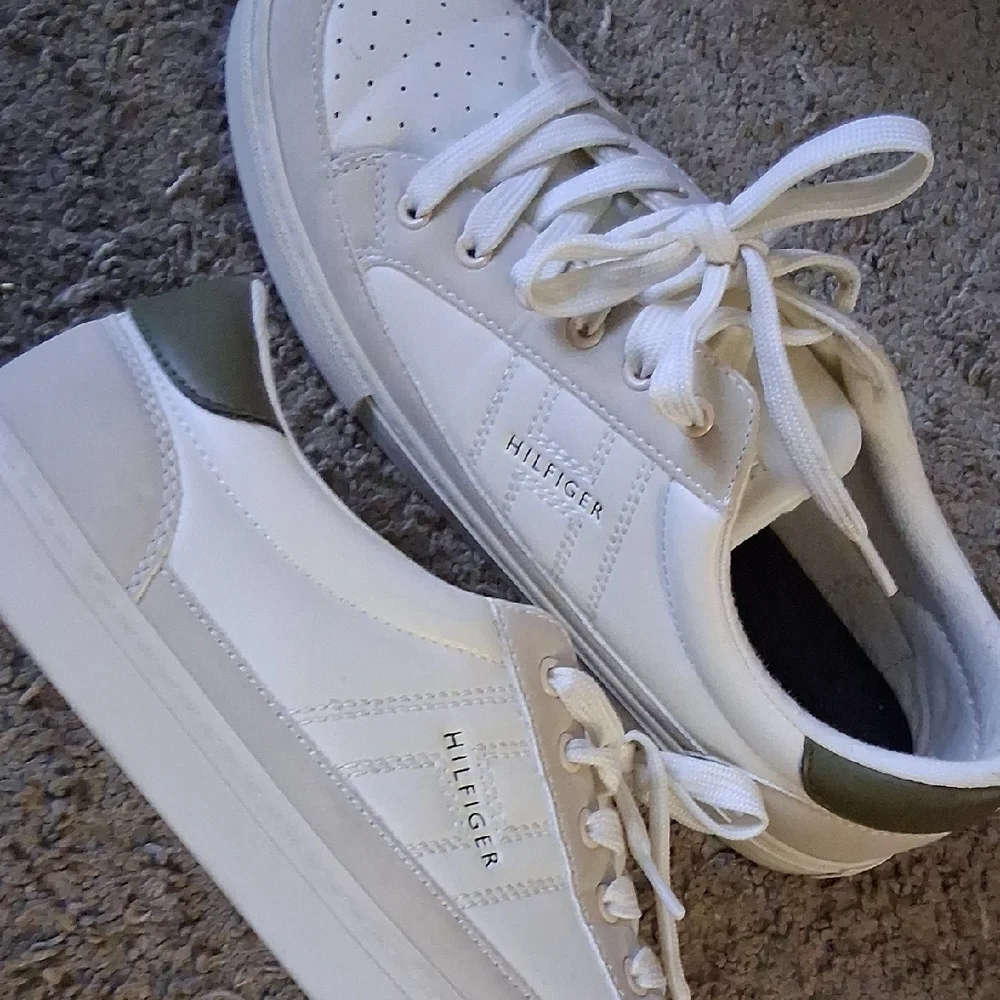 Tommy Hilfiger White and Green Sneakers - Picture 11 of 14